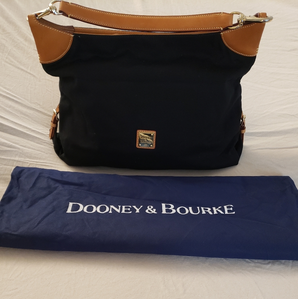 Dooney & Bourke Satchel/ Tote